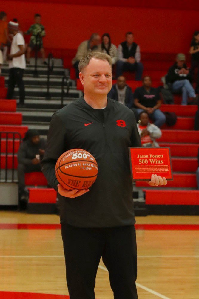 BeltonISD's tweet photo. ICYMI:💡@BeltonHS Coach Jason Fossett celebrated 500 wins this season. Read more here 👉 https://t.co/r6FvlWxpkE #WorldClassemployee #CelebrateBISD🍎 https://t.co/WSMD7yi5jk