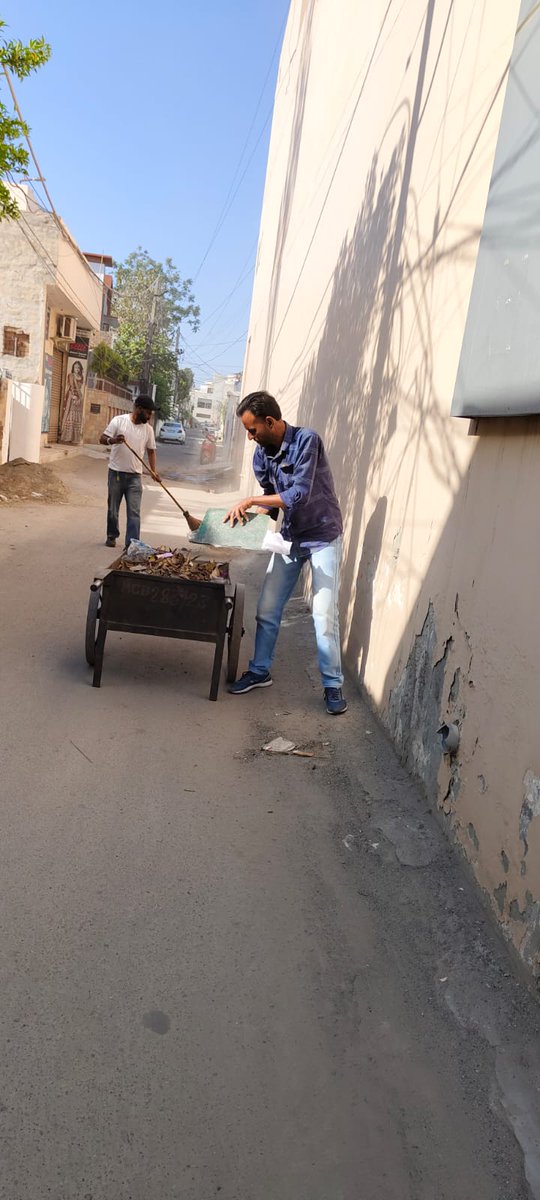 Day time Sweeping & Cleaning by SafaiSewak Municipial Corporation Bathinda under Swacchh Bharat Mission at  Bhagu Road and Civil Lines Road, Bathinda
#ss2024#Mycleanindia #SwachhSurvekshan2024 #COVID19 #swachhbathinda #pmidc #Covid19India #SafaimitraSurakshaChallenge #GearUp#MCB