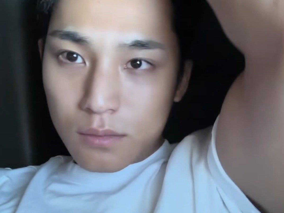 gyumedia's tweet photo. bare faced mingyu so handsome 🤍 https://t.co/Oumqugi7s5