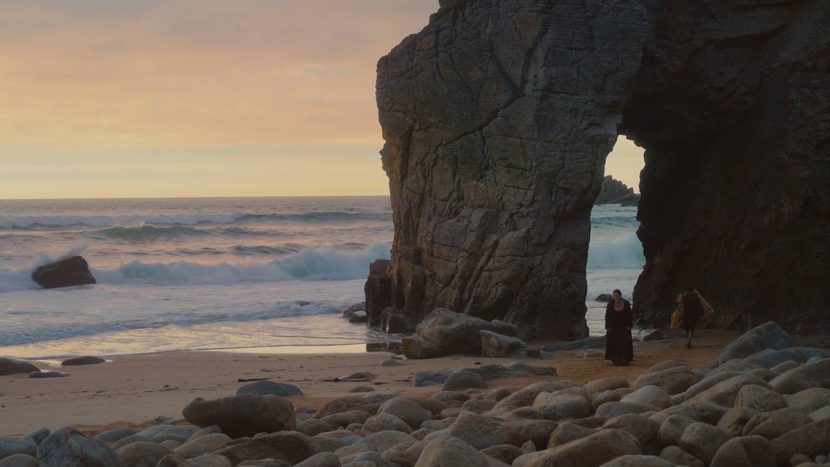 TheCinesthetic's tweet image. portrait of a lady on fire (2019) dir. céline sciamma