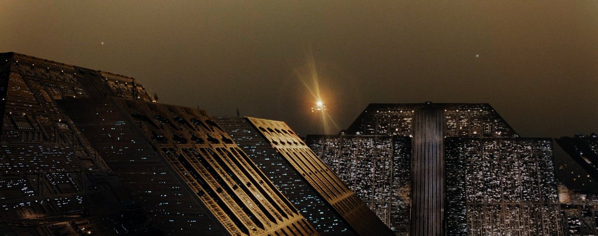 TheCinesthetic's tweet photo. blade runner (1982) dir. ridley scott https://t.co/4H517e23gF