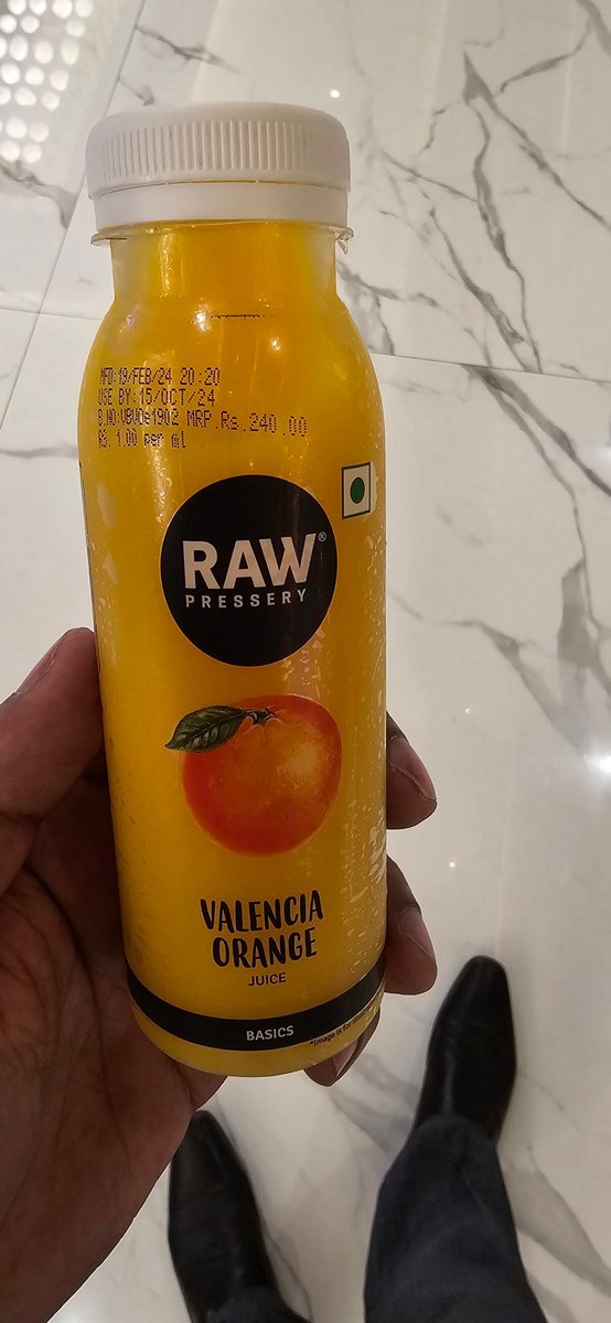 anoopvin's tweet photo. Movie hall have stopped charging premium over MRP. Consumer goods co.panies however happy to stamp premium MRP for cinema halls. Prices for Bbnow vs Swiggy Instamart vs PVR prices. Am I missing something? @PicturesPVR @_PVRCinemas @RawPressery @jagograhakjago https://t.co/ZE5aeroZHa