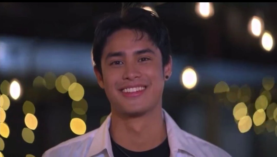 reretavel's tweet photo. Bingo's smile nakakahappy sa puso 😍❤️ 
Ang gwapo mo talaga Bingo and yung smile mo @donnypangilinan 😍❤️ kaya in love na inlove si Ling @bellemariano02 🥰❤️

BINGLING CHANGE IS COMING

#CBMLHopeless
#CBMLOnNetflixEp122
#DonBelle | #CantBuyMeLove $BLOCK https://t.co/kMB4mghXN6