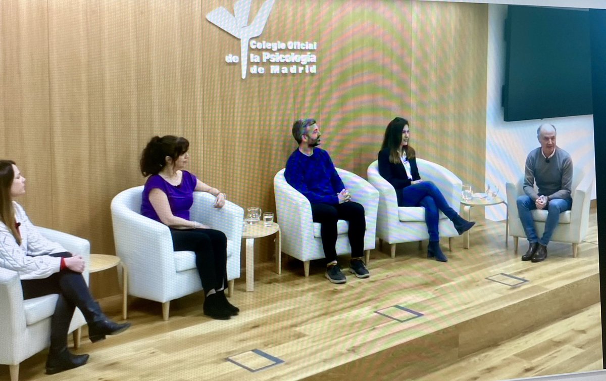 Conversando con padres y madres sobre salud mental ¿sabemos acompañar a nuestros hijos ante el malestar emocional? Gracias a <a href="/CopMadrid/">Colegio Oficial de la Psicología de Madrid</a> <a href="/jaluengolatorre/">José Antonio Luengo</a>