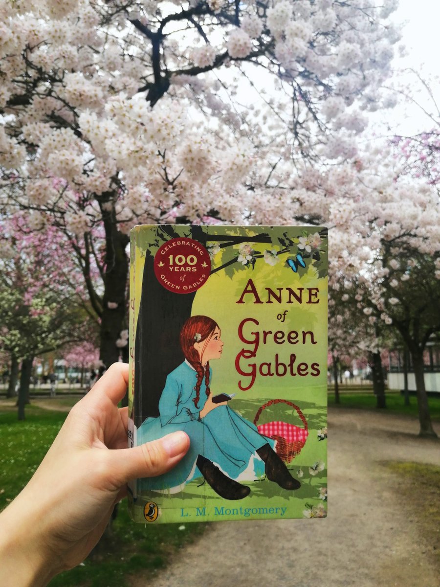 LibraryAAC's tweet photo. It's #InternationalChildrensBookDay! We're celebrating it with this classic of #CanadianLiterature: #AnneOfGreenGables by Lucy Maud Montgomery! 
Here's 2 editions from our collection, photographed in our very own "White Way of Delight"! 

#ICBD #ICBD2024 #childrensliterature https://t.co/9Q4dor28UI