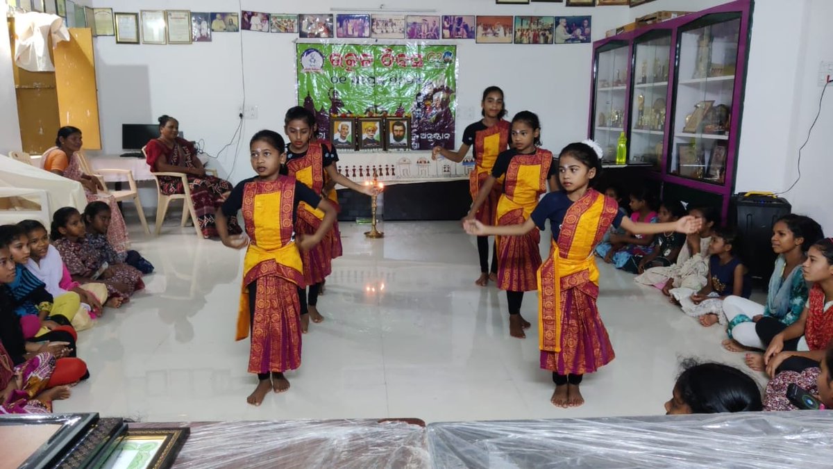 SamajCare's tweet photo. ସେବା ସମାଜ ଗୁଣପୁର ଶିଶୁ ଯତ୍ନ ଅନୁଷ୍ଠାନ ପରିସରରେ ଉତ୍କଳ ଦିବସ‌ ପାଳିତ।
@CMO_Odisha 
@MinistryWCD @OSCPSODISHA @smritiirani 
@IPR_Odisha https://t.co/zxU86UWCVG