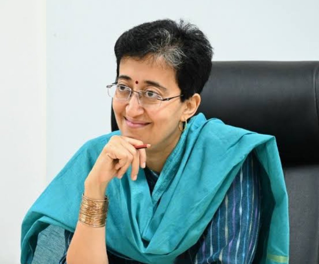 NewsAlgebraIND's tweet image. 🚨 Atishi : &quot;Raghav Chadha, Saurabh Bharadwaj and I will be arrested soon. BJP has approached me to join their party.&quot;

&quot;They said If I do not join the BJP then in the coming one month I will be arrested by ED&quot;

&quot;BJP person who approached me revealed that PM Narendra Modi wants…