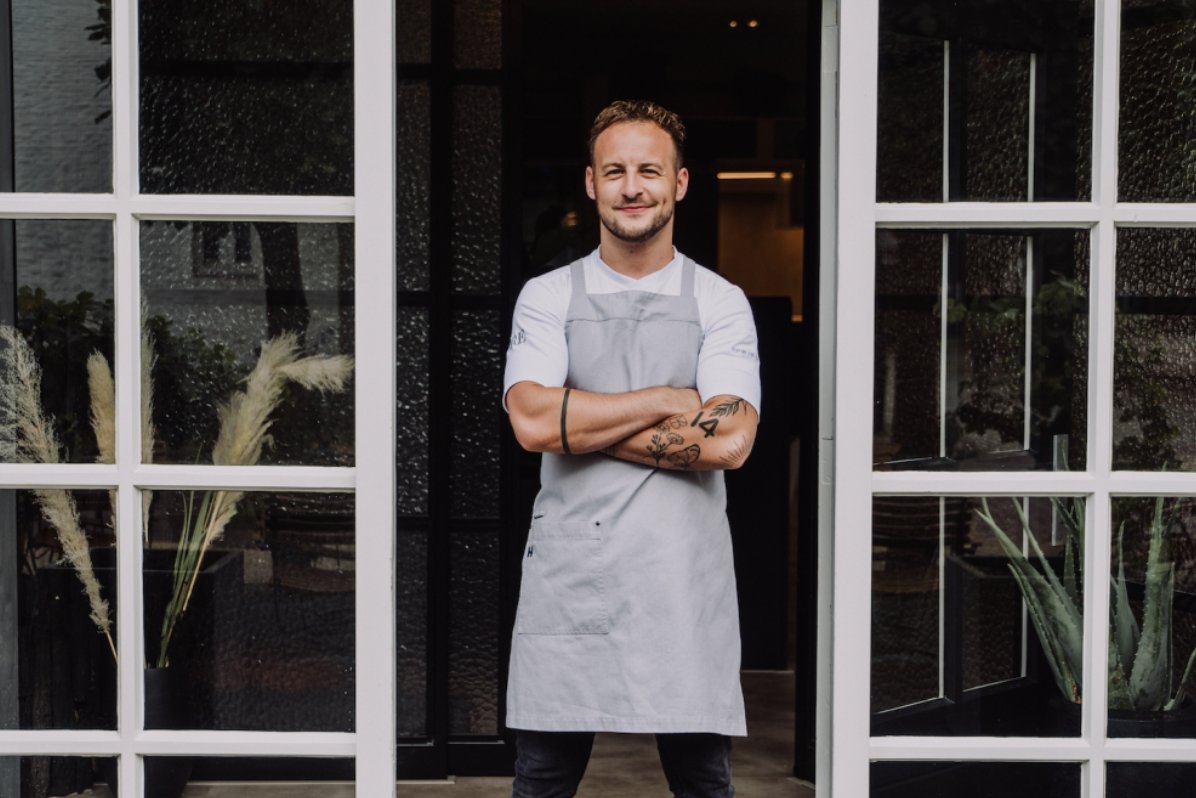 𝐔𝐢𝐭𝐠𝐞𝐥𝐢𝐜𝐡𝐭: 𝐁𝐚𝐬𝐢𝐥𝐢𝐞𝐤, 𝐇𝐚𝐫𝐝𝐞𝐫𝐰𝐢𝐣𝐤 - 𝐍𝐢𝐞𝐮𝐰 𝐃𝐮𝐭𝐜𝐡 𝐂𝐮𝐢𝐬𝐢𝐧𝐞 𝐑𝐞𝐬𝐭𝐚𝐮𝐫𝐚𝐧𝐭
Zie interview -> facebook.com/dutchcuisineco…

#dutchcuisine
#nederlandsekeuken
#nieuwenederlandsekeuken
#hollandsesmaak
#lokaalgeproduceerd