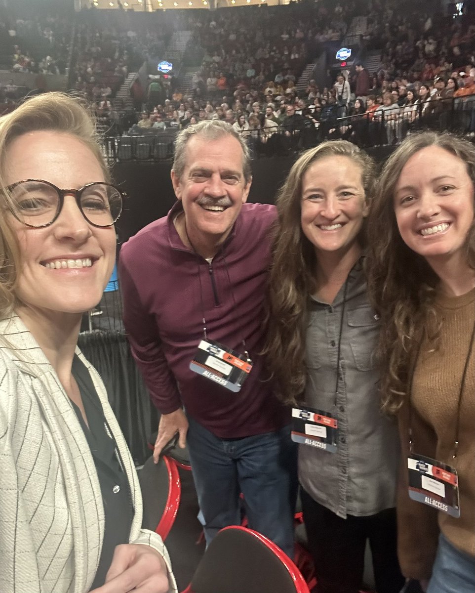 Everyone watches women’s sports! Thx @sportoregon for bringing this iconic regional to PDX. Tireless work from @BeaverAthletics. No shock @togethxr leaned ALL the way in celebrating these amazing athletes. And my squad from @globalsande were the team hosts with the most! 🫶🫶