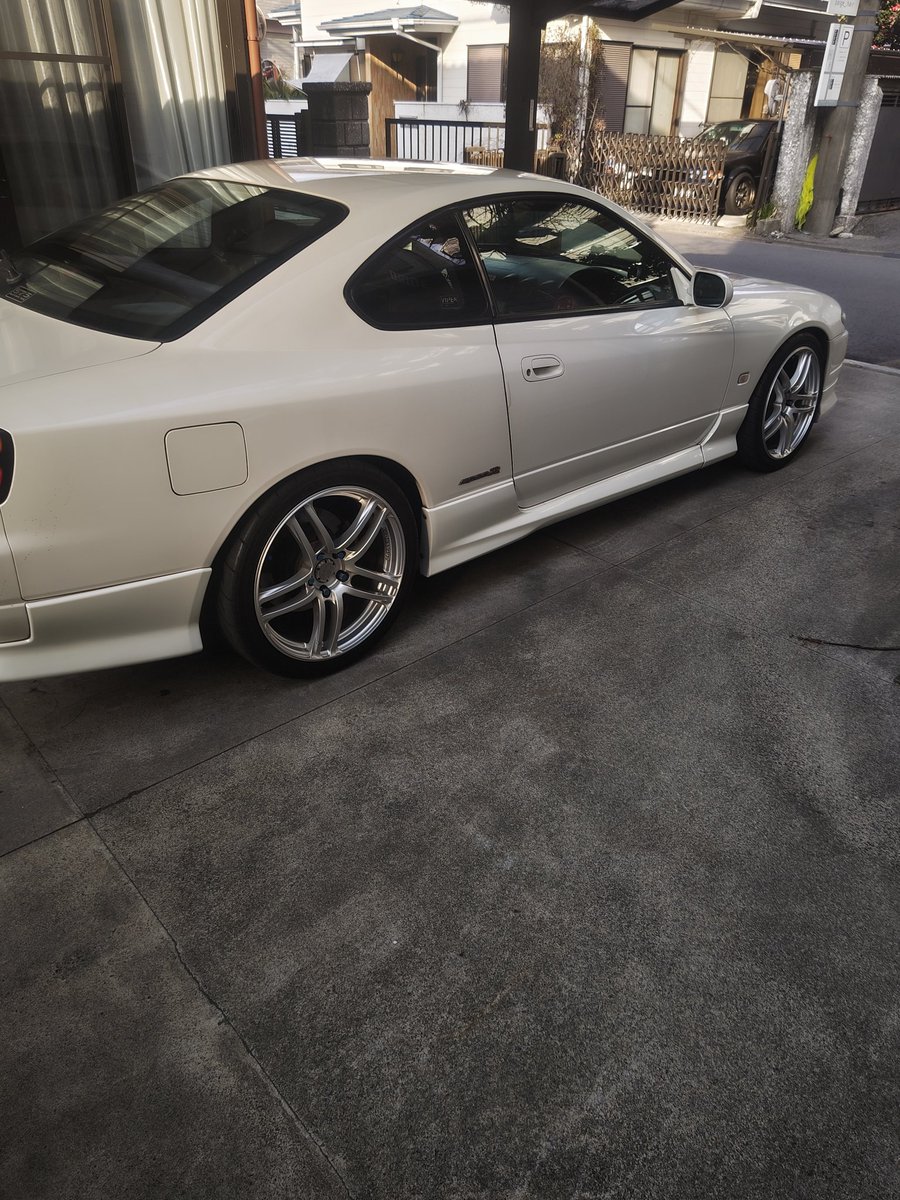 REKUHINA4491's tweet photo. 先日車検があって冬タイヤのままだったのでようやく夏タイヤに履き替えました😀 https://t.co/yXmCKvxjbg