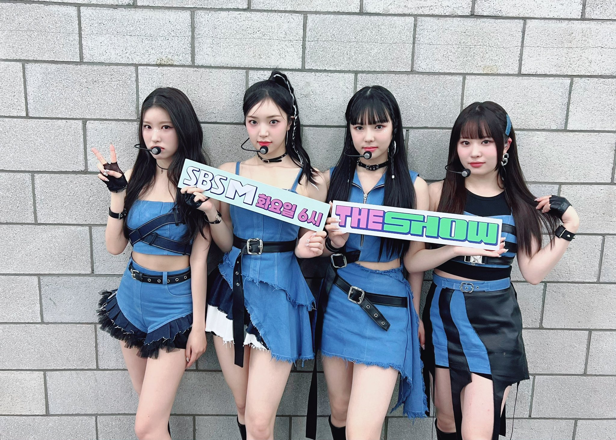 GKJK_NqaAAAc0dC?format=jpg&name=large