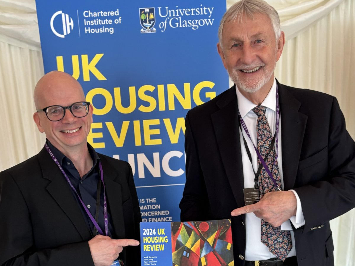 👀ICYMI the essential encyclopaedia of housing data, the 2024 UK Housing Review, is out NOW. #UKHR24 authors @MarkStephen64 & Peter Williams highly recommend it! 🌟CIH members download it for free 👉 bit.ly/3IFRj9Y 📖Not a member?🛒Buy a copy ➡️bit.ly/3TXzUjD