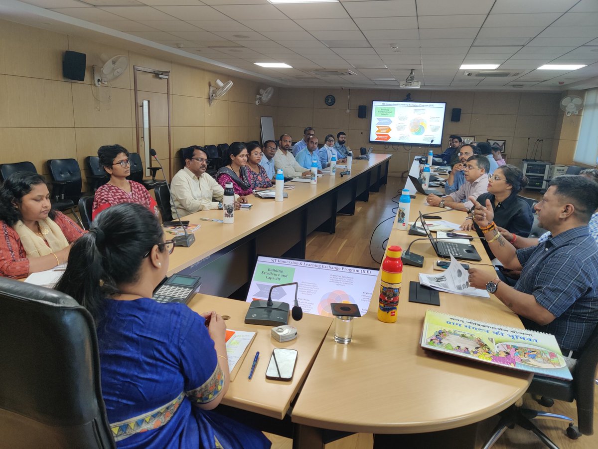 Engaged in a constructive discourse, Additional CEO of @brlps_jeevika, Ms. Abhilasha Kumari Sharma, conducts a comprehensive assessment of Satat Jeevikoparjan Yojana, catalyzing the advancement of sustainable livelihood initiatives.