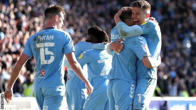 Two years ago today a Viktor Gyökeres goal 9 mins into added time rescued a point in a 2-2 against Blackburn at CBS arena, Ian Maatsen scoring other City goal. youtube.com/watch?v=V_BLnI…
