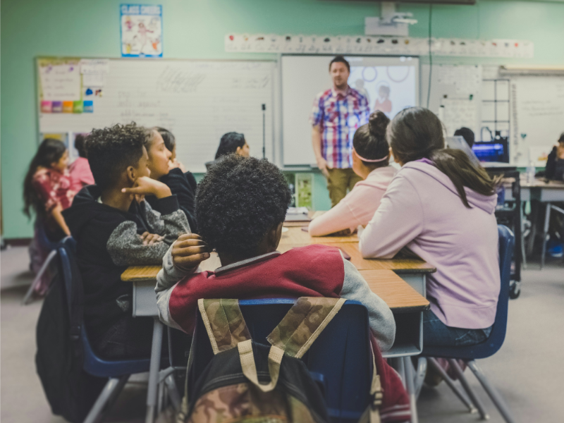 #Éducation 'Développer la coopération, la confiance et l’autonomie des #élèves : pourquoi et comment' Conférence d'Élise Huillery (@Paris_Dauphine) dans le cadre de l’initiative Agir pour l'éducation, avec le soutien de la @FondationCDF et de ses mécènes @LVMH et @FondationEngie.