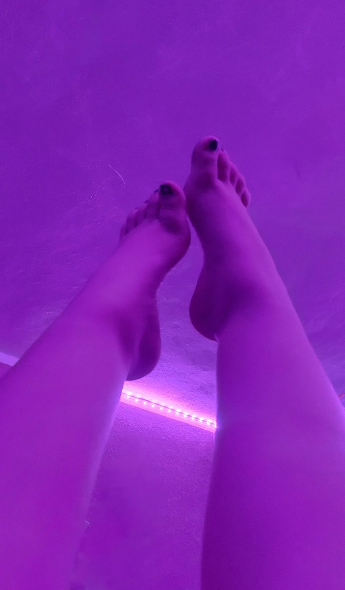 MissBellomFeet's tweet photo. GN.✨️👣🌙
#footfetish #feetfetish #footlover #sellingcontent #footpics https://t.co/BEv43hOBdM