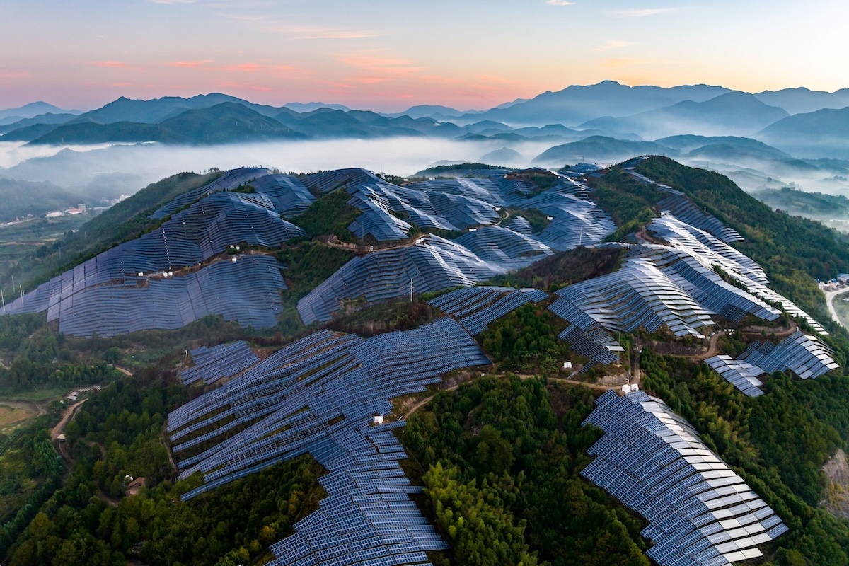 SustMeme's tweet image. Latest issue of @SustMeme Magazine is out now — with stories new and old:
📈 Record, but inequitable, #renewables;
🛩 Planes, cars and #chargepoints;
🐕 #Insect protein for US dog food;
🌿 VCs back plant-based #textiles;
🔮 Predictions for #NetZero.
buff.ly/4cDAHgO &amp;gt;&amp;gt;