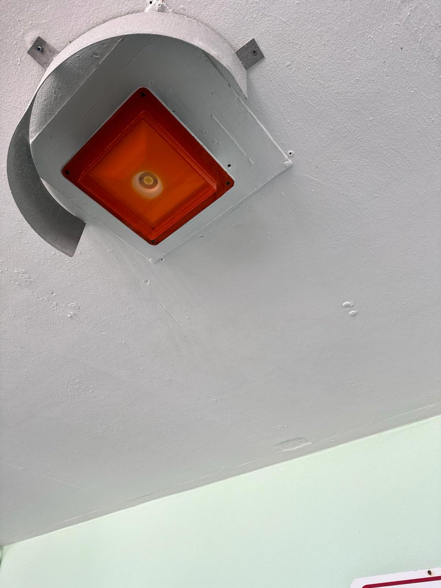 hudsonlighting's tweet photo. I recently came back from Holiday in Florida. While on the Gulf coast, the area in which my hotel was in had strict lighting controls in place with the walk ways outside the hotels and the hotels themselves utilising 1800K lighting. 

Why? Well because there are nesting turtles https://t.co/PlhSGDqetD