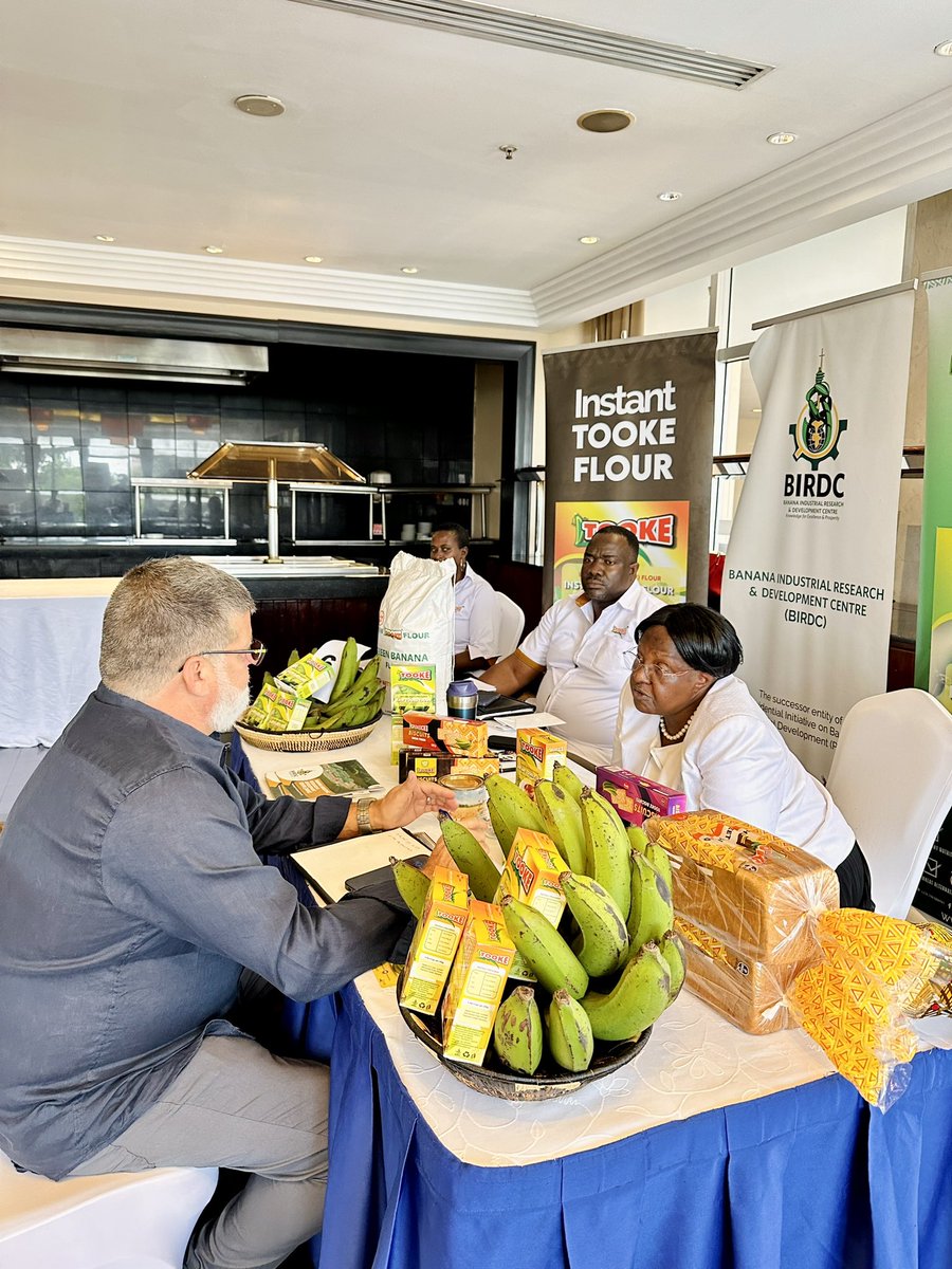 ugandaexports's tweet photo. Pictorial:
Buyers meeting up one on one with the Exporters
@kwezicoffee , @tookeonline , @speciali_teas 
#UEPBExporterBuyerLinkage https://t.co/7tmQ0Nnt3M