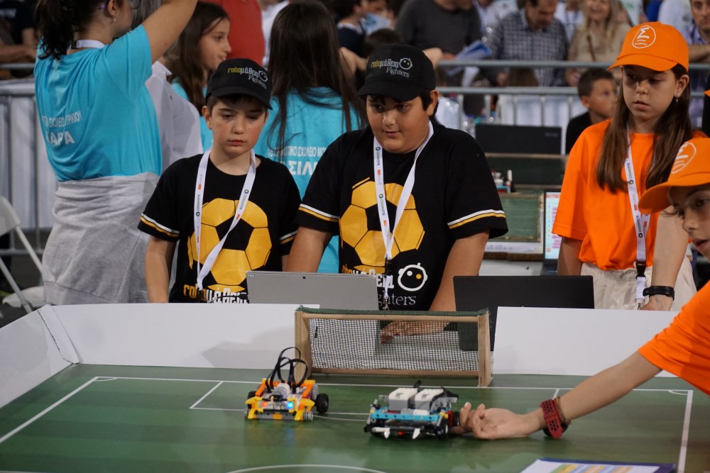 robomatheia's tweet photo. Πανελλήνιος Διαγωνισμός #STEM &amp; Eκπαιδευτικής Ρομποτικής 2024
Συγχαρητήρια στις ομάδες μας Roboμάθεια FC και Roboμάθεια Fighters που κατέκτησαν την 5η και 6η θέση στον τελικό του φετινού 10ου Πανελλήνιου Διαγωνισμού STEM &amp; Eκπαιδευτικής Ρομποτικής στην κατηγορία #Ποδόσφαιρο 2×2. https://t.co/QammMVhdtm