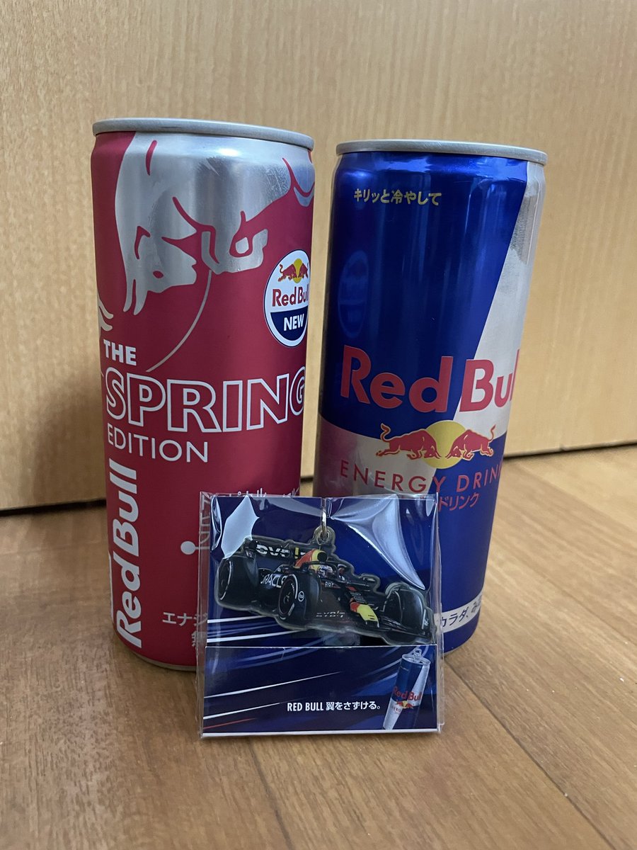 CHIKATERAMOTO's tweet photo. いよいよこの時期がやってきた！！
 #Formula1 
 #F1日本GP 
 #Redbull 
 #翼をさずける https://t.co/M0Vpbm8NNX