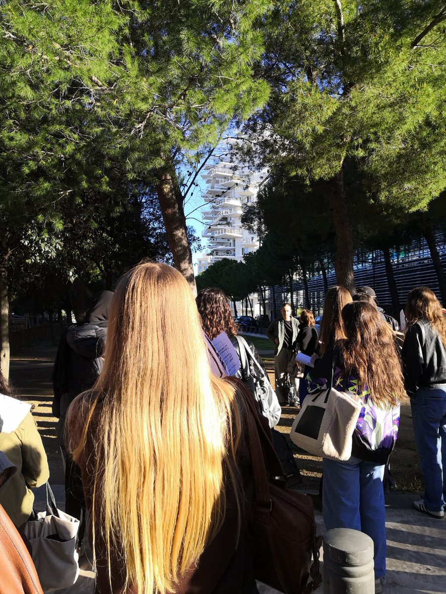 Salle de cours du jour ! TD sur l’architecture et l’urbanisme comme outils de communication avec les étudiants de L1 Info-Com @univpaulvalery @ITIC_Mtp @montpellier_ @PortmarianneC