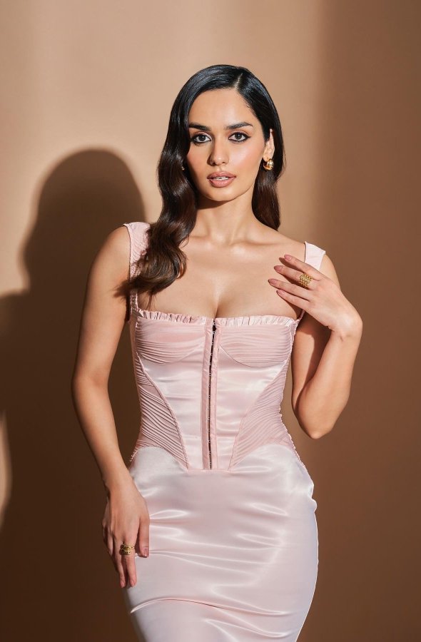 GKJUSuzWIAAjKII?format=jpg&name=900x900