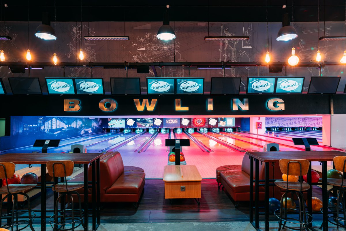 Hoy es nuestro día favorito de la semana 🤩🤩 Y es que los martes, en Bowling Chamartín, puedes disfrutar 𝗱𝗲𝗹 𝗺𝗲𝗷𝗼𝗿 𝗯𝗼𝘄𝗹𝗶𝗻𝗴 𝗱𝗲 𝘁𝗼𝗱𝗼 𝗠𝗮𝗱𝗿𝗶𝗱 𝗮𝗹 𝗺𝗲𝗷𝗼𝗿 𝗽𝗿𝗲𝗰𝗶𝗼 📍  ¡Te esperamos para la diversión y los strickes! 🎳🎳🎳 #tiendasdelaestación