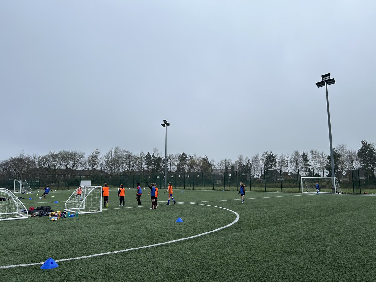 ⚽️SOCCER SCHOOL IS BACK⚽️ For the next two weeks, we are back at @RoytonCrompton for our soccer school for the Easter half term! There is still time to book on for this week and next week here 👉 officialsoccerschools.co.uk/oldhamathletic… #OACT | #OAFC