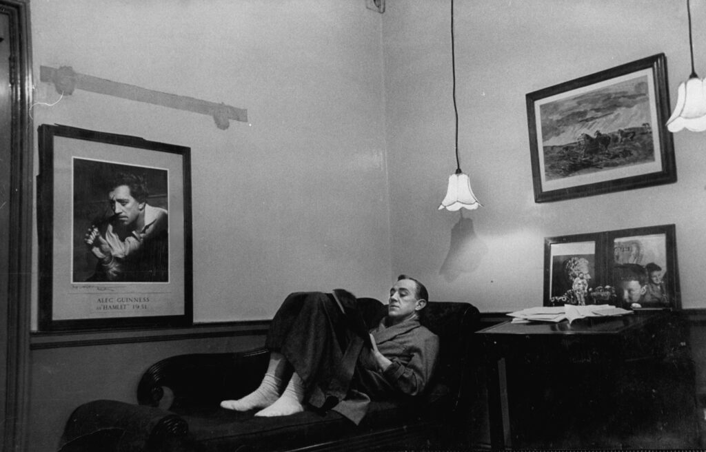 SancarSeckiner's tweet photo. Sir Alec Guinness (1914-2000) : Master actor of theatre, film and television whose self-deprecating manner could not disguise a formidable talent.
https://t.co/d4ssTc1y98
#AlecGuinness #BFI #FilmComment #Empire #DeutscheWelle https://t.co/eUJpG11FbL