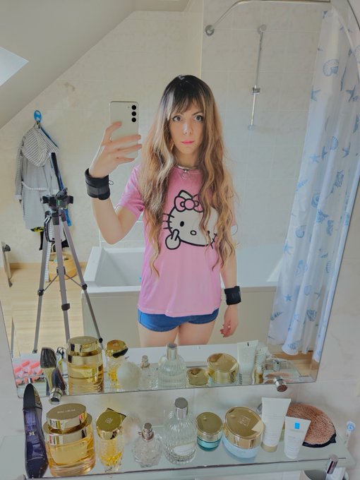 I am 100000% submissive 🙈 I can't even pretend to be a domme 🤭 sowwyy!!! https://t.co/GdCZ1YuDZb