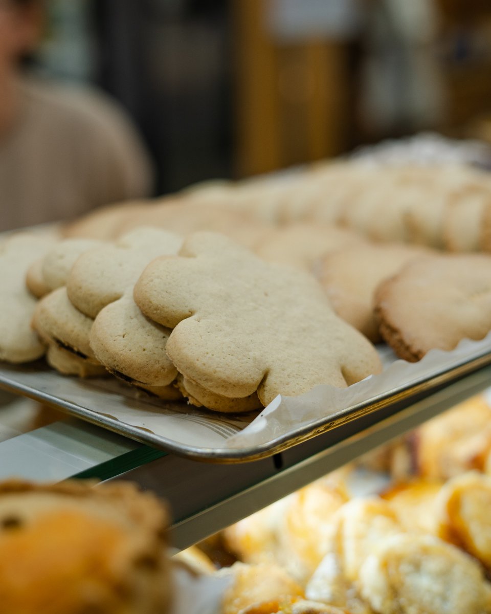 MercatOlivar's tweet photo. Ja ha passat la pasqua, i hem tornar a la rutina. Però l'important és, els crespells amb o sense xocolata?
.
Ya ha pasado la pascua, y hay que volver a la rutina. Pero lo importante es, los crespells ¿con o sin chocolate? 

#mercatolivar #crespells #chocolate https://t.co/fAX1FcIdWO