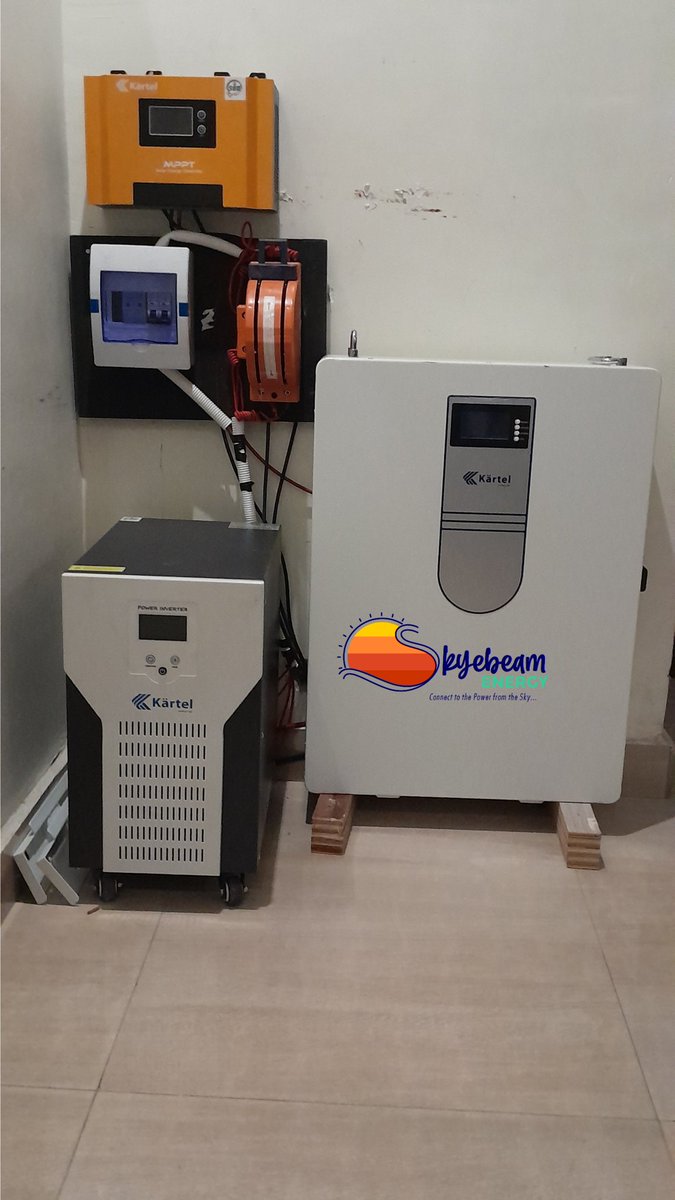 Solar_place's tweet photo. Lithium ion battery anyone???

Lithium ion batteries might be more expensive than the commonly used lead acid batteries but 'soup way sweet ,na money kill am'
Here are some factors that gives lithium ion battery an edge over other types as a renewable energy storage system https://t.co/0DWYHgORnf