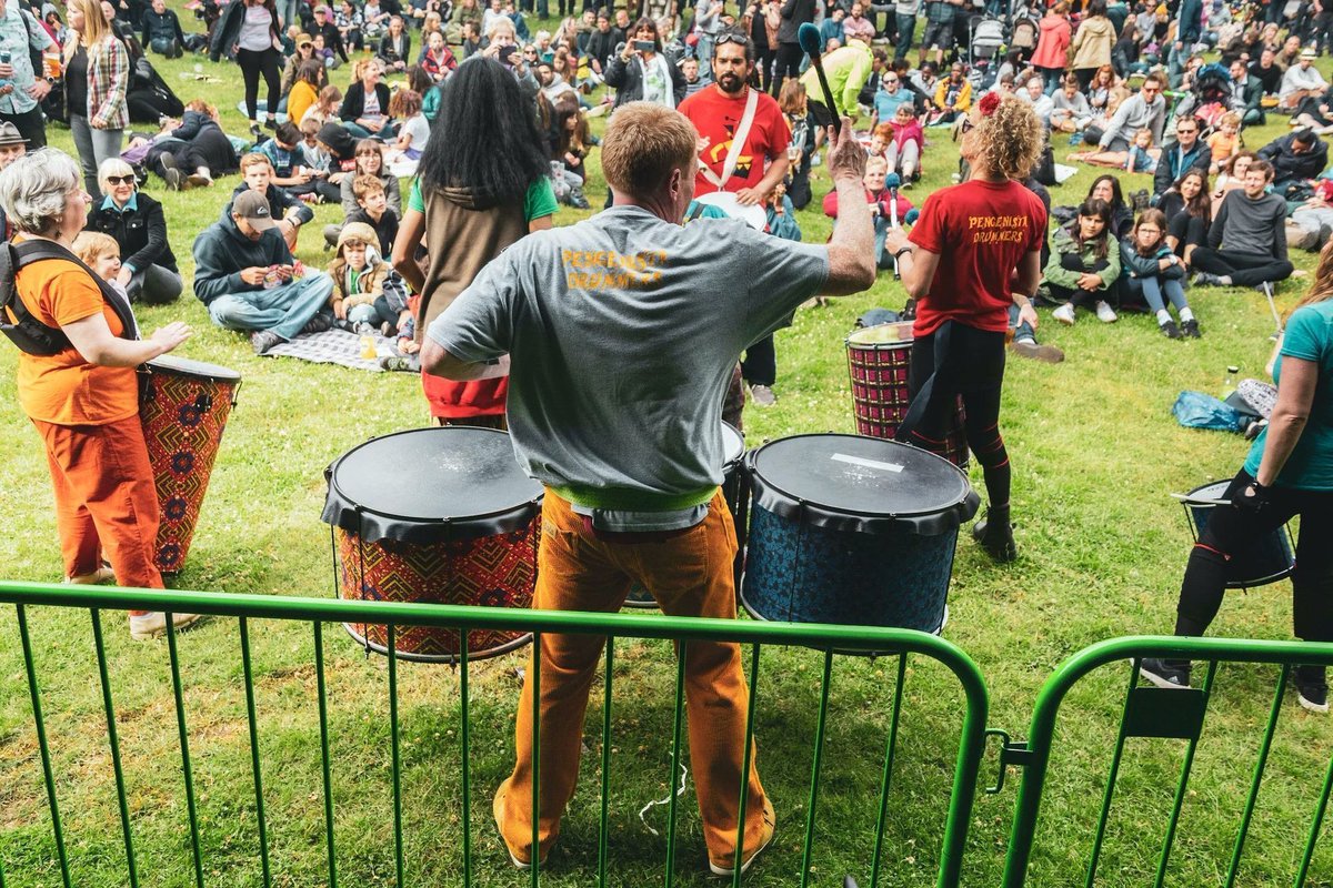 This weekend come & sizzle to some samba reggae with the mighty Pengenista Drummers 🪘 Kicking off our popular Sunday Sounds sessions, their infectious rhythms will set you up for the week ahead - best of all it's totally FREE! 📅 7 April ⌚ 14:00 📍 Concert platform