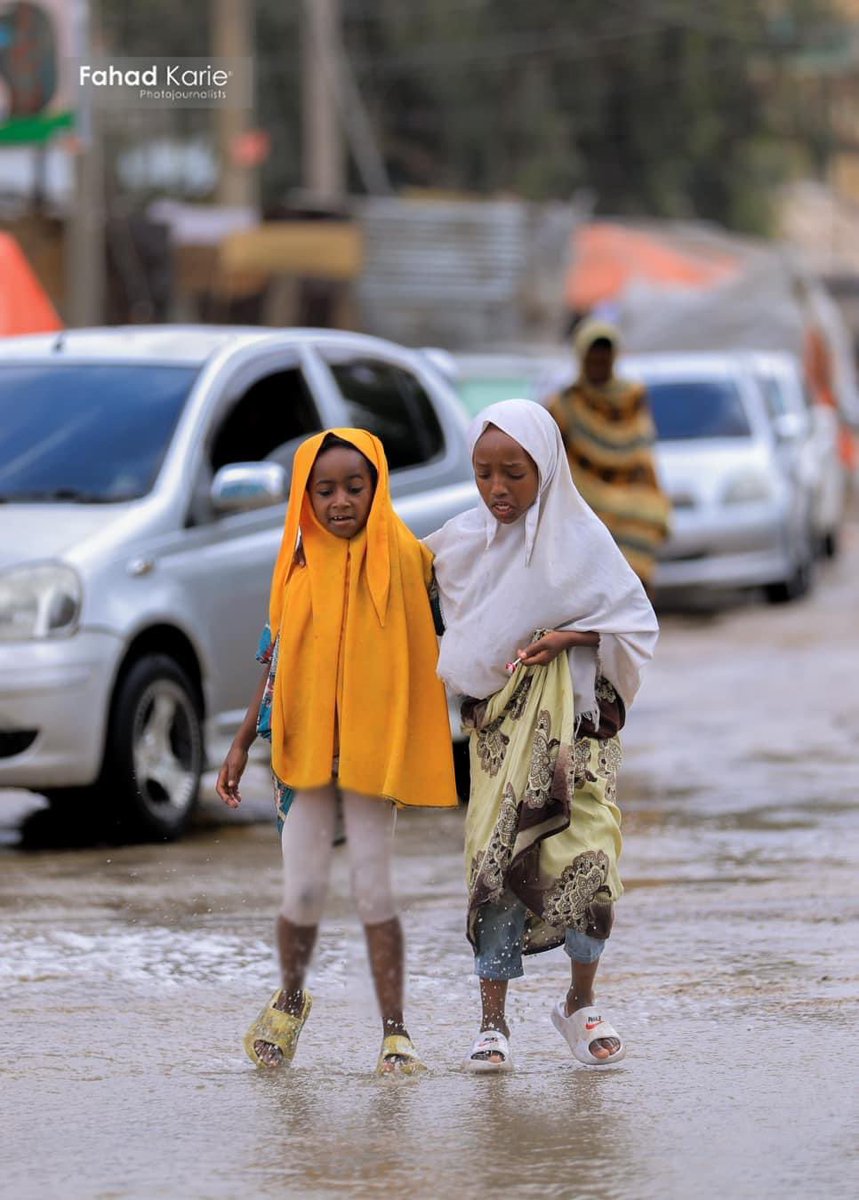 FathaFarhan's tweet photo. Jawiga Hargeisa oo uu Roob ka da,ay…. 🌧️ https://t.co/gRW6OrImPX