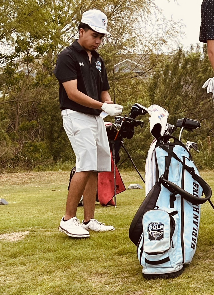 It was great watching our Boys @Harlan_golf team compete on Day 1 of the District Golf Tournament!!! Let’s go get it on Day 2!!! @NISDHarlan #HawkYeah