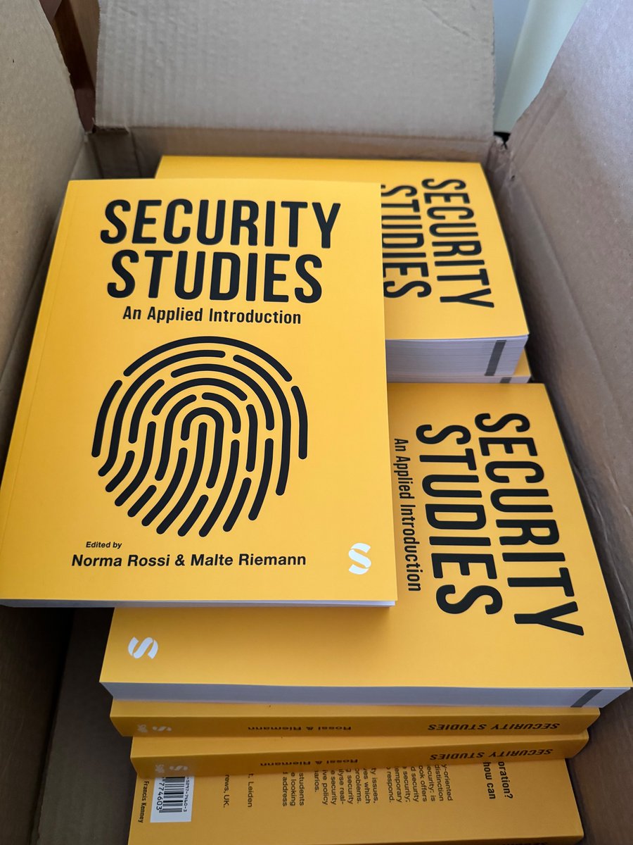 🚀 It's Release Day! 🚀 Norma Rossi @StAndrewsIR and I @ISGA_Hague @fggaleiden have co-edited a new @SageCQPolitics textbook on Security Studies. Thank you to all our authors and practitioners for making this possible! 🙏🙏🙏