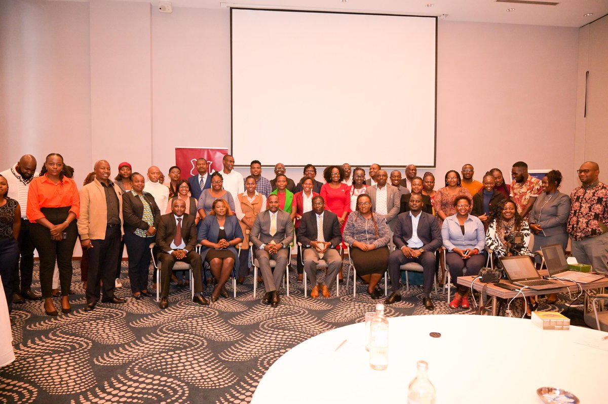 The media plays an integral role in shaping public opinion, influencing behaviour and attitudes, spreading awareness, and sharpening knowledge on climate change.  I officiated the launch of a two-day climate change reporting and curriculum development pre-training workshop for