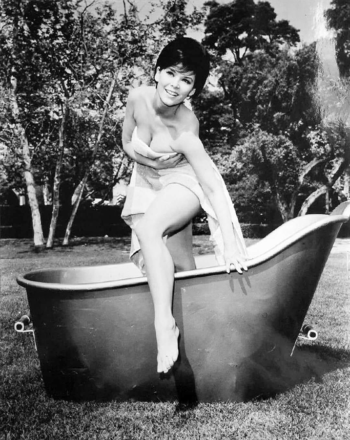 #YvonneCraig