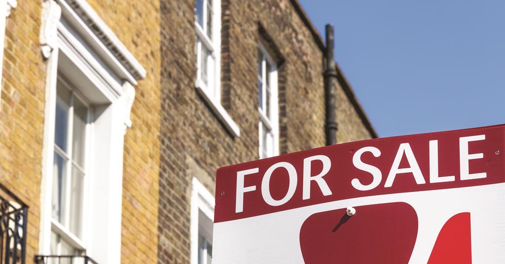 House prices dip in March but are up year-on-year finds Nationwide dlvr.it/T4xpbd