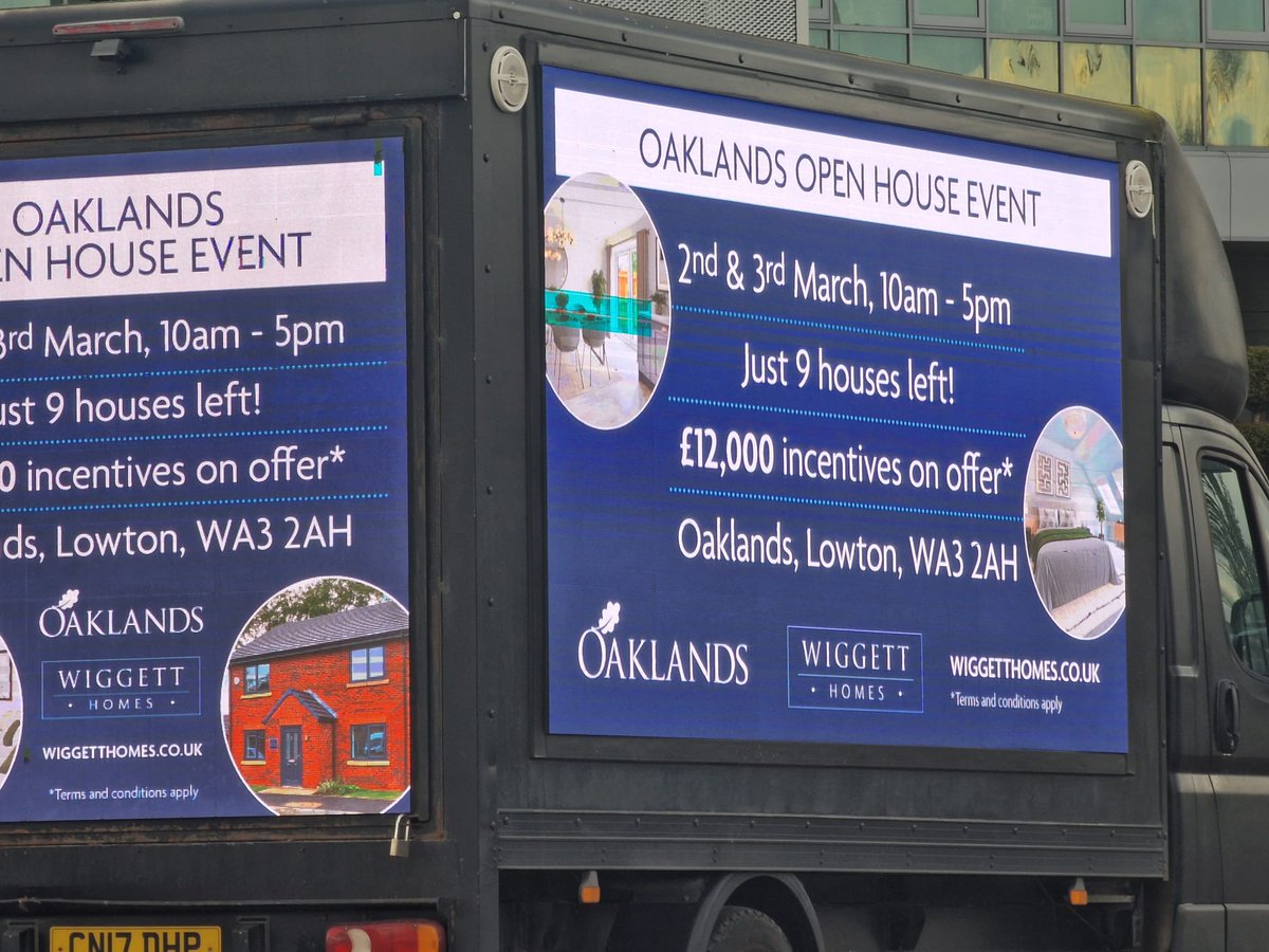 PMA_Outdoor's tweet photo. Our #digitaladvans can't be missed, they take your message to the masses, enabling you to reach specific locations &amp; audiences #ooh #impact #digitalmarketing https://t.co/TkBJRTJ8Bv