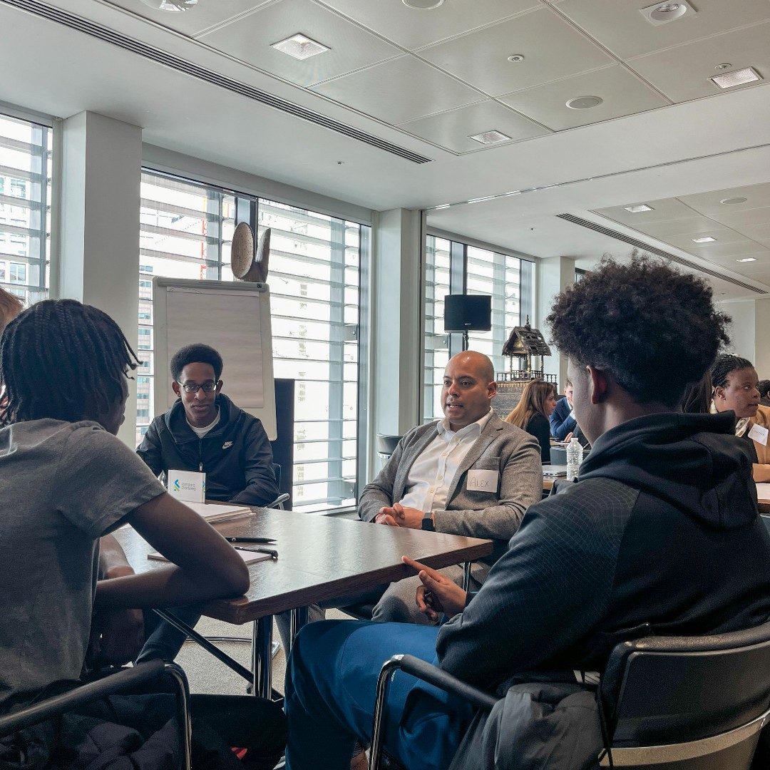 Our Business students seized the opportunity to attend an insight day at @StanChart as part of our Skills Week initiative. It was a day filled with networking, gaining clarity, and drawing inspiration for their bright futures! 🌟 #SkillsWeek