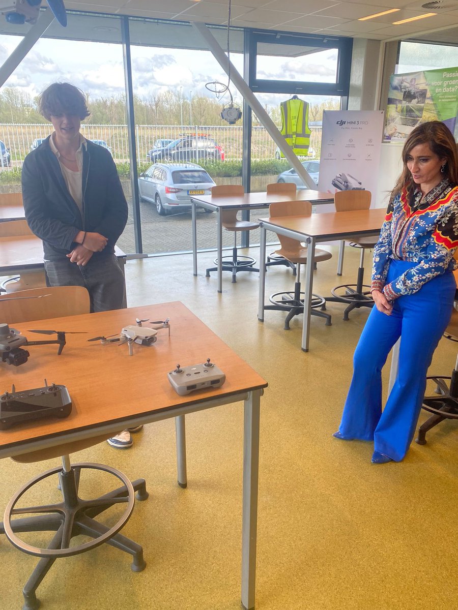 I thoroughly enjoyed touring the @AeresMBOAlmere with @cdkflevoland Arjen Gerritsen last week. Thank you to the students and teachers who showed me their amazing programs that connect the city with nature!