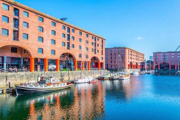 ⚓️ | Head to the Royal Albert Dock this Sunday for the highly anticipated return of the Albert Dock Makers Market! MORE INFO 👉 tinyurl.com/5nrcw852