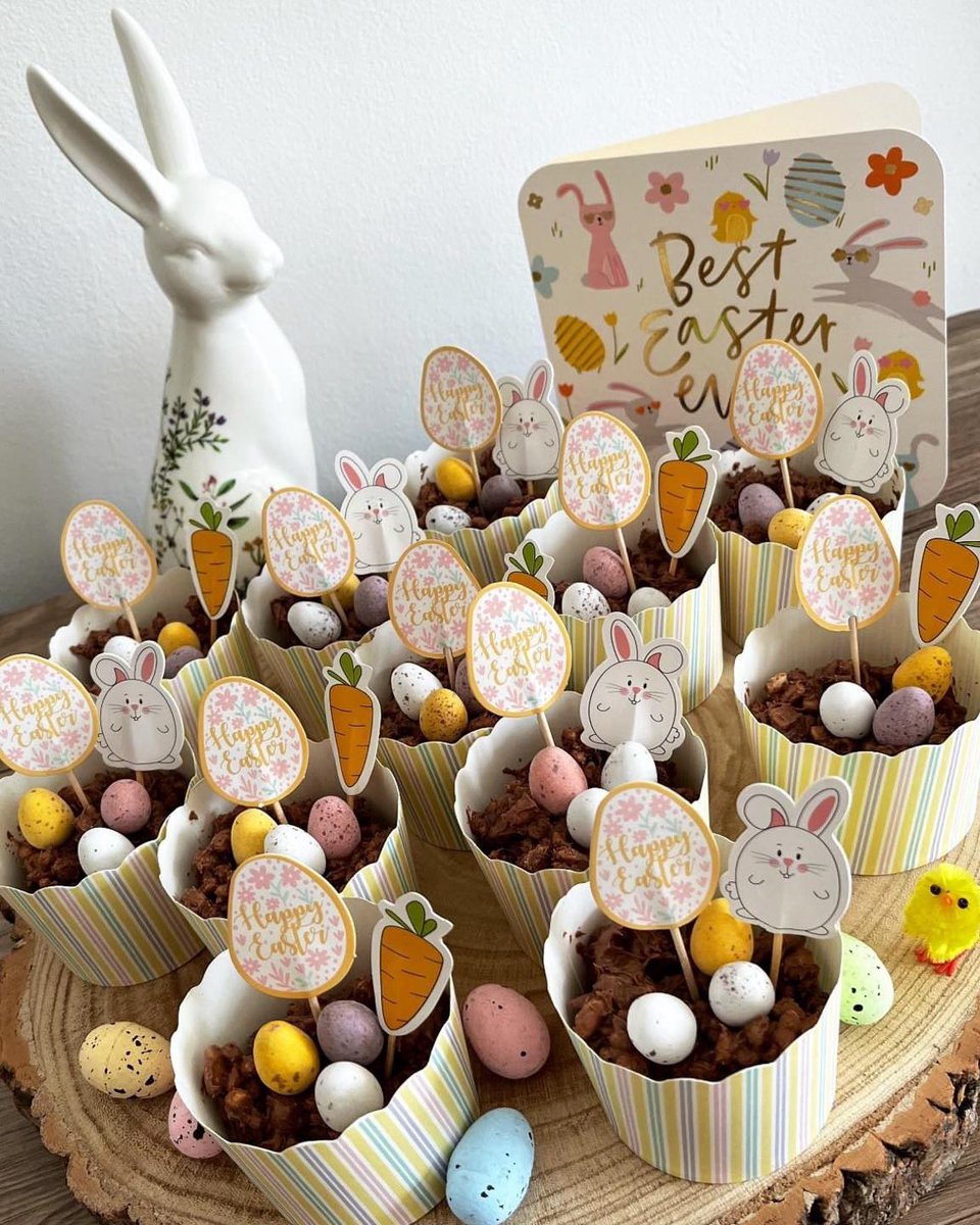 ValeCleaning's tweet photo. Don't Let Those Easter Eggs Go to Waste! As the festivities wind down, you might find yourself with an abundance of leftover Easter eggs. I enjoyed melting mine and made some cute crispie cakes for the office today 😃#eastereggs #chocolateeggs #getcreative #cupcakes #happytuesday https://t.co/l8BozjaUQo