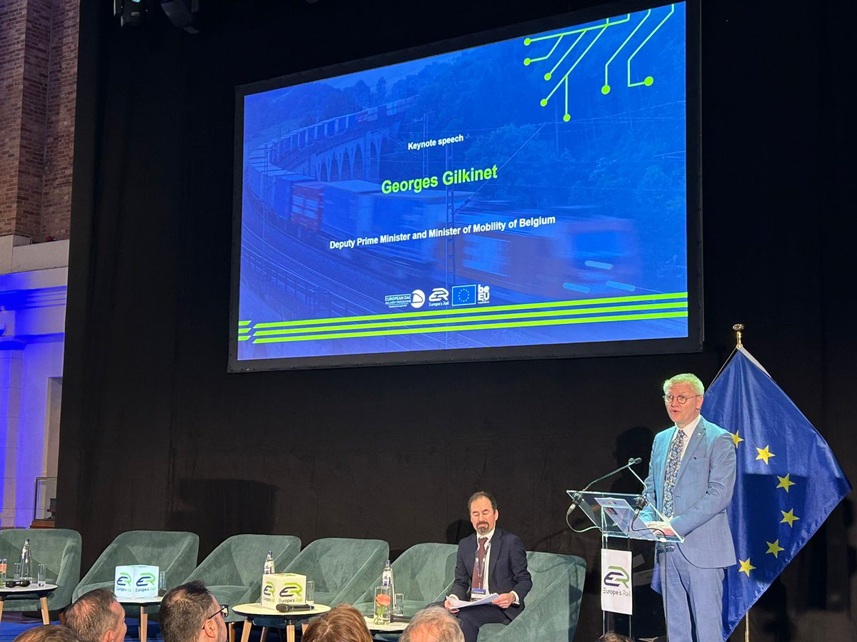 We kick off with a keynote speech from Belgian Vice Prime Minister and Minister of Transport, Mr @GeorgesGilkinet. '#Trains are the future. #Rail #freight is our ally in decarbonising 🇪🇺 mobility.' 🔴bit.ly/3G8Q1De