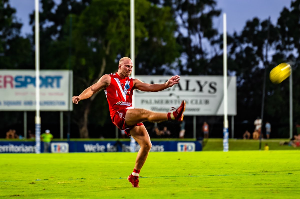 SFFCBulldogs's tweet image. MEMBER GIVEAWAY - SCHLOITHE SPECIAL  

Sign up as a member to go in the draw for:   

🔴1x @HSchloithe Signed Guernsey 
⚪️2x Rd3 Lunch Tickets (Testimonial)   

Join as a member by Mon April 8: membership.sffc.com.au/membership-cat……  

Note: Existing members are automatically in the draw.