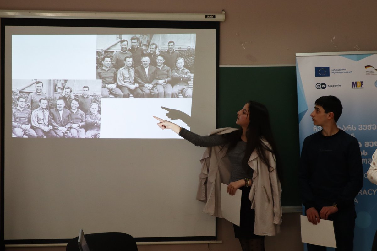 This #FactCheckingDay, with 🇪🇺support, students of village Patardzeuli public school learned verification methods, fact-checked manipulated information & fake accounts & determined authenticity of photos. 🧐✅
#FactsMatter #DontBeDeceived #ConMeCo

@mdfgeo @dw_akademie @BMZ_Bund