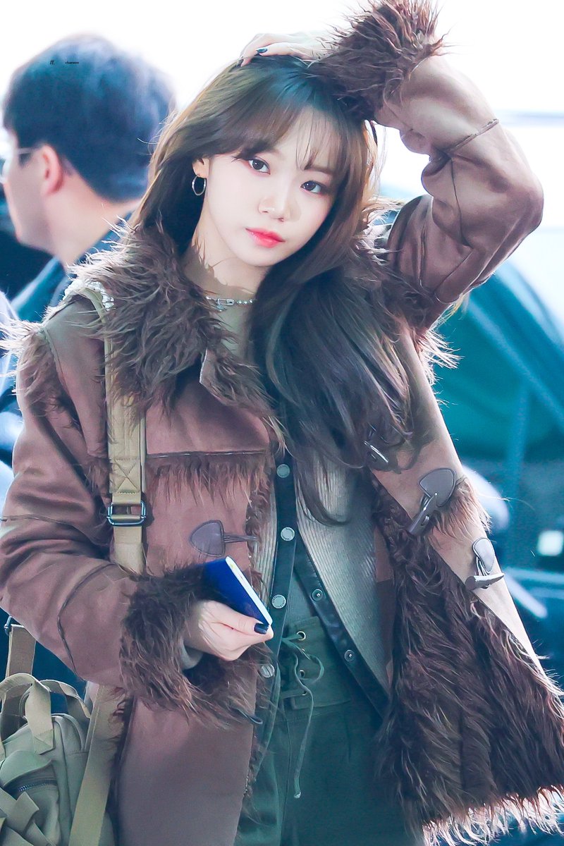 kimcw_ff's tweet photo. 240104 ICN
#LE_ESSERAFIM #르세라핌
#KIMCHAEWON #김채원 https://t.co/u2mRQqQZ4K