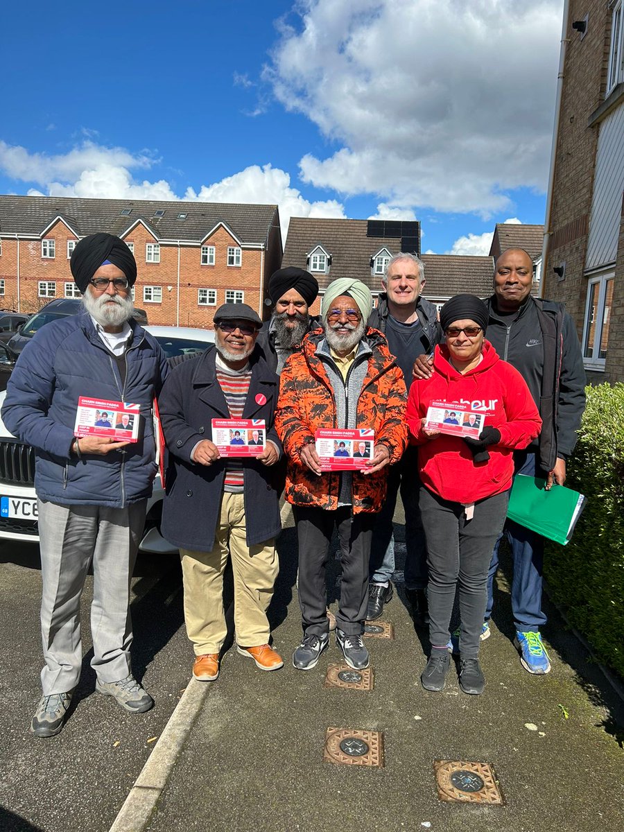 Bank holiday Monday door knocking session in Tipton Green. We had very positive response from the residents. Thanks to Andrew Hammond, Syeda Khatun, Khurshid @A_Lewis1982  @DayasinghNagi1 @parbinder_kaur
@dhatt4labour

 @cllrKblackheath @SandwellLabour @UKLabour @labourdoorstep_